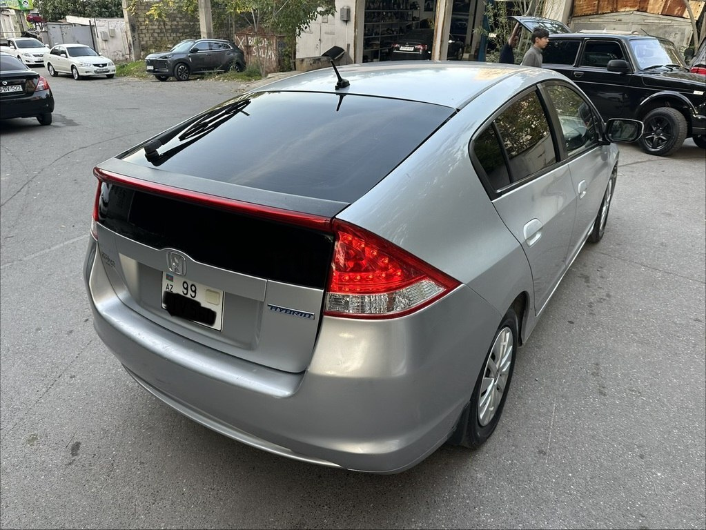 2011 Honda Insight, 1.3L, 248000km - Image 2
