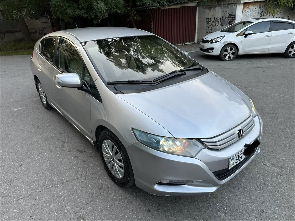 2011 Honda Insight, 1.3L, 248000km - Image 4
