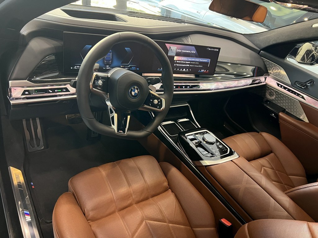 2024 BMW 750e, 3.0L, 32000km - Image 13