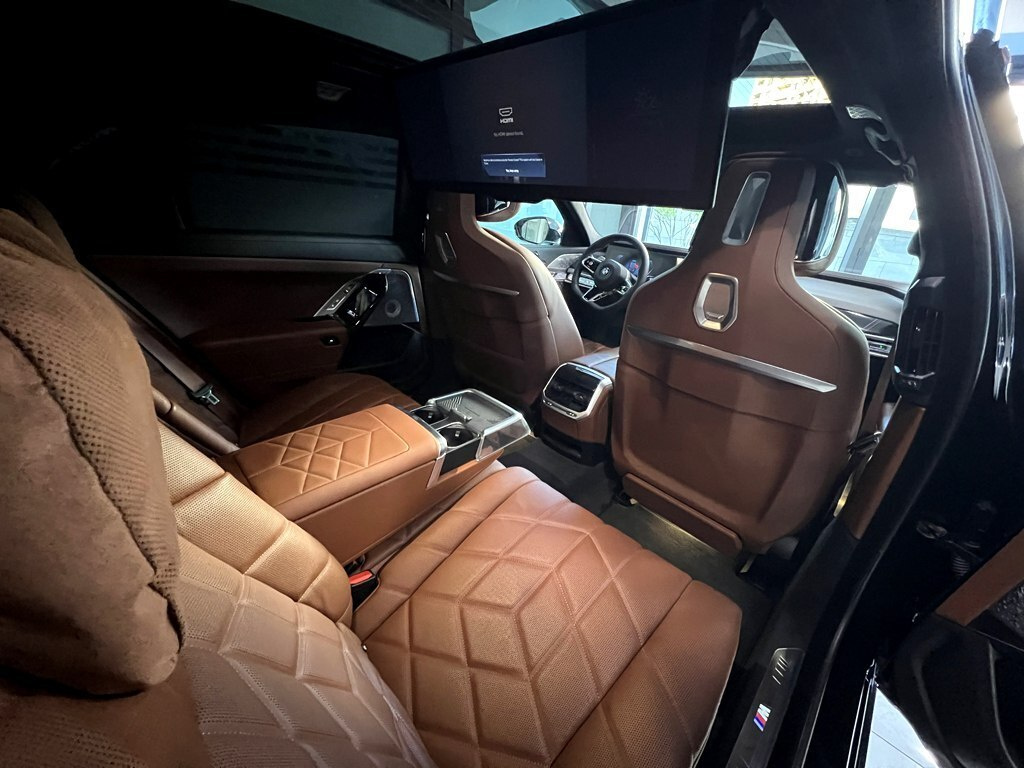 2024 BMW 750e, 3.0L, 32000km - Image 18