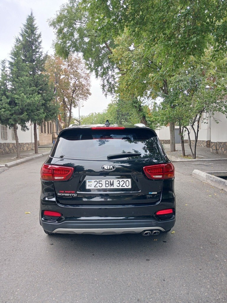 2019 Kia Sorento, 2.2L, 182000km - Image 4