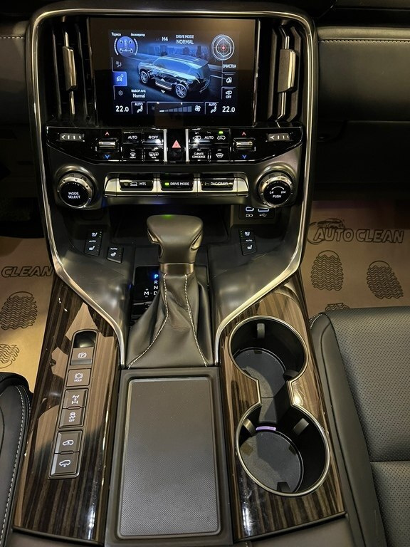 2023 Lexus LX 600, 3.5L, 14000km - Image 11