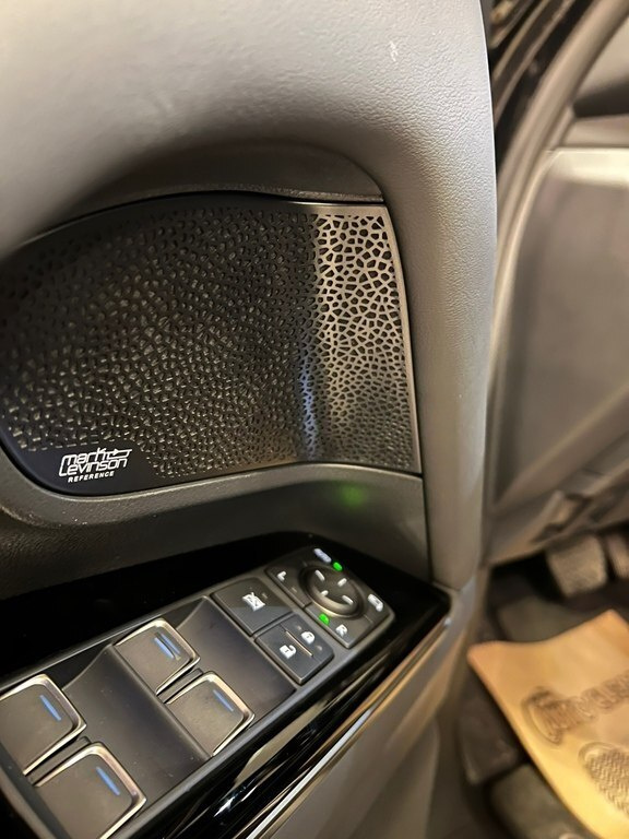 2023 Lexus LX 600, 3.5L, 14000km - Image 13