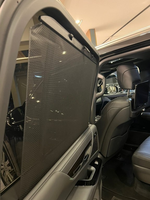 2023 Lexus LX 600, 3.5L, 14000km - Image 16