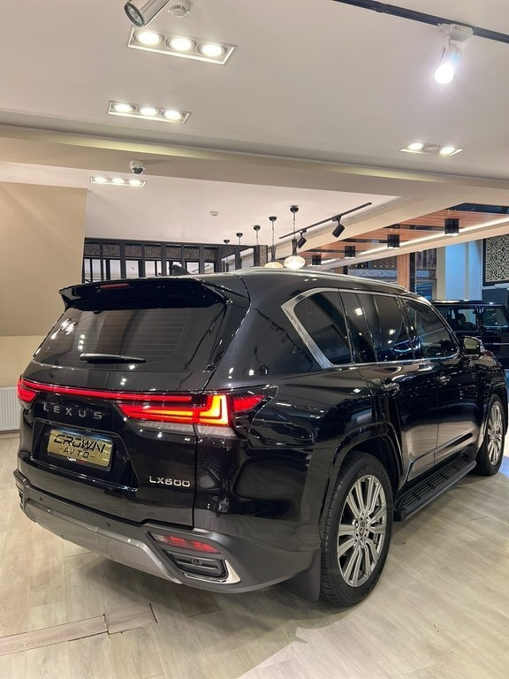 2023 Lexus LX 600, 3.5L, 14000km - Image 7