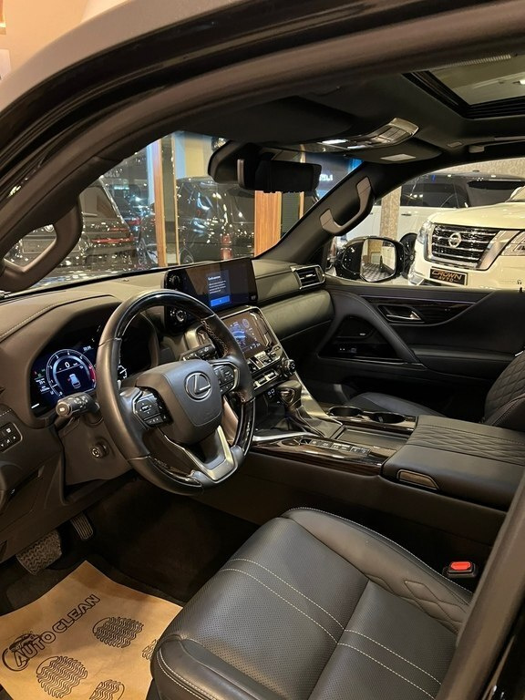 2023 Lexus LX 600, 3.5L, 14000km - Image 9