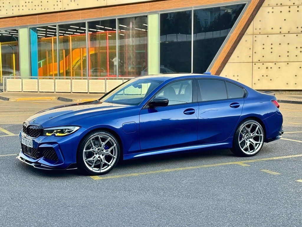 2021 BMW 330e, 2.0L, 203000km - Image 6
