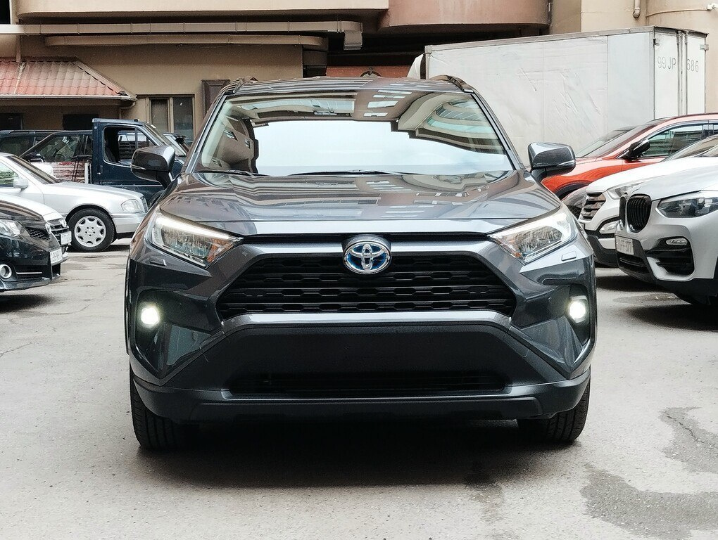 2025 Toyota RAV4, 2.5L, 10000km - Image 2