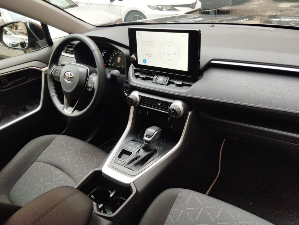 2025 Toyota RAV4, 2.5L, 10000km - Image 6