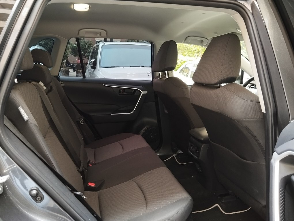 2025 Toyota RAV4, 2.5L, 10000km - Image 8