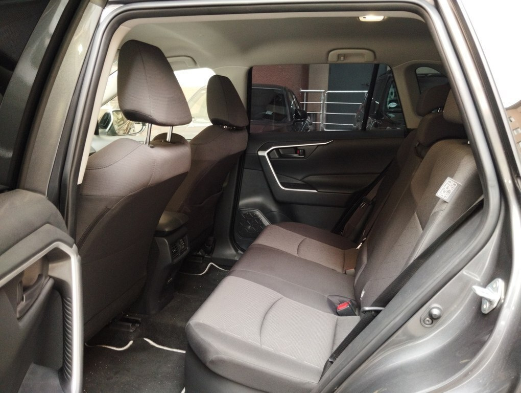 2025 Toyota RAV4, 2.5L, 10000km - Image 9