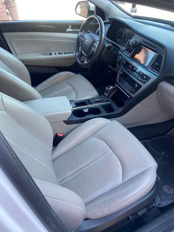 2017 Hyundai Sonata, 2.0L, 128748km - Image 11