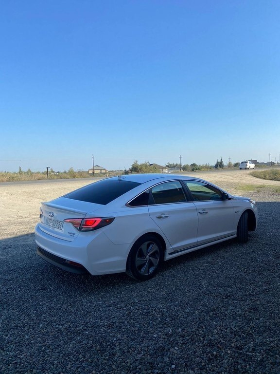 2017 Hyundai Sonata, 2.0L, 128748km - Image 4