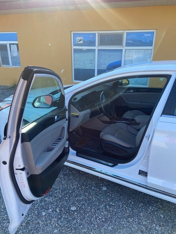 2017 Hyundai Sonata, 2.0L, 128748km - Image 9