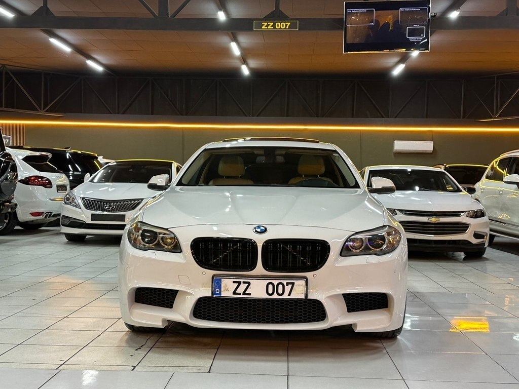 2016 BMW 528, 2.0L, 159600km - Image 2