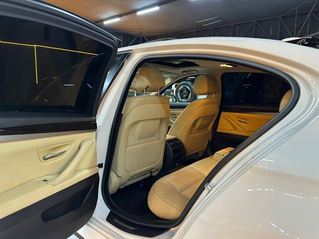 2016 BMW 528, 2.0L, 159600km - Image 15