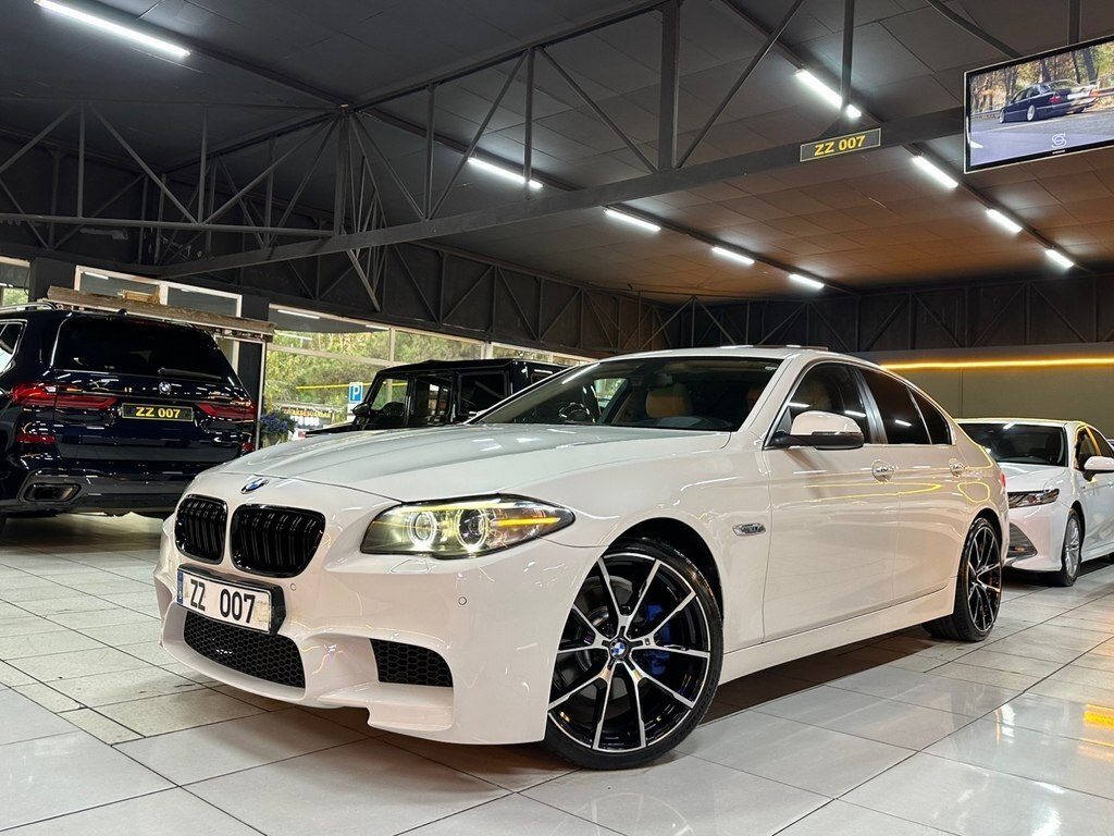 2016 BMW 528, 2.0L, 159600km - Image 4