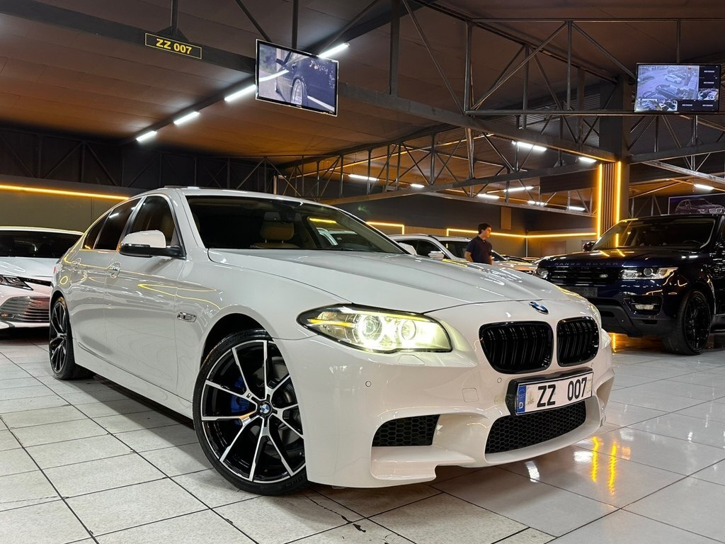 2016 BMW 528, 2.0L, 159600km - Image 5