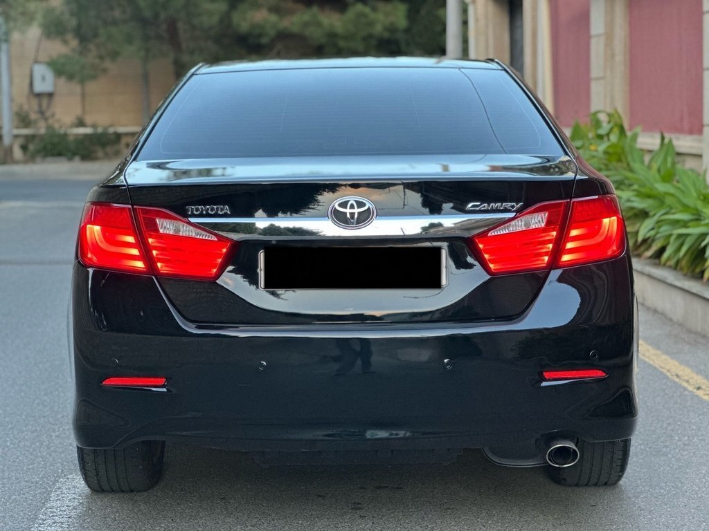 2014 Toyota Camry, 2.5L, 140000km - Image 13