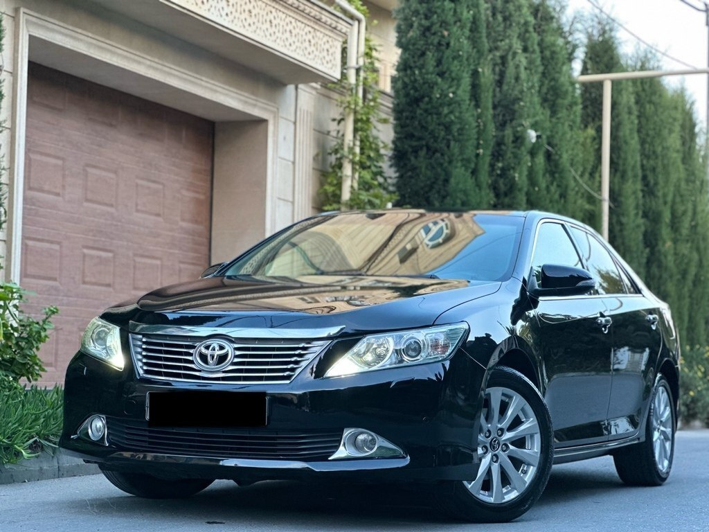2014 Toyota Camry, 2.5L, 140000km - Image 16