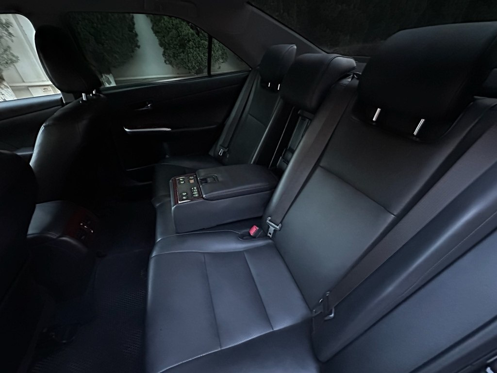 2014 Toyota Camry, 2.5L, 140000km - Image 20