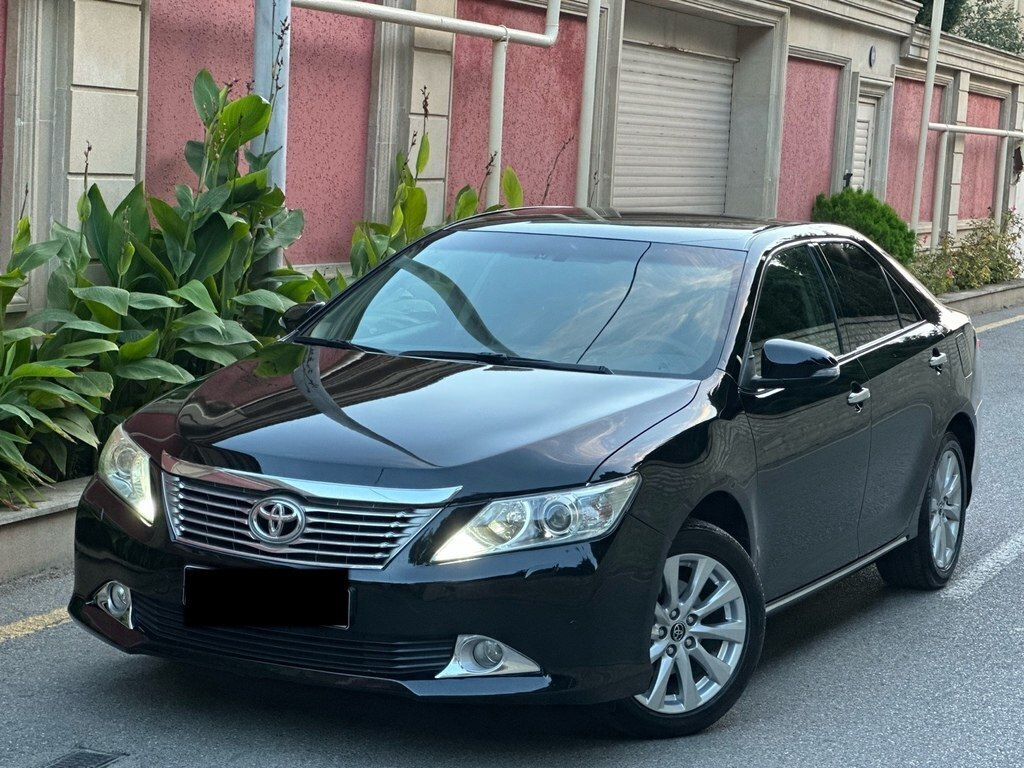 2014 Toyota Camry, 2.5L, 140000km - Image 5