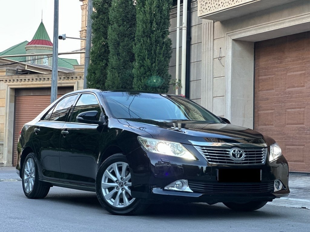 2014 Toyota Camry, 2.5L, 140000km - Image 6