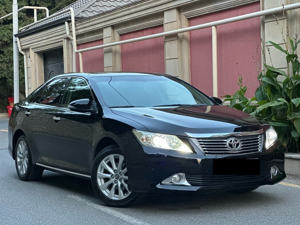 2014 Toyota Camry, 2.5L, 140000km - Image 7