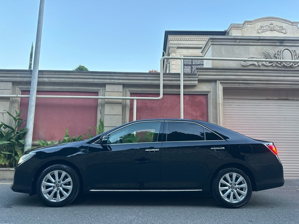 2014 Toyota Camry, 2.5L, 140000km - Image 8