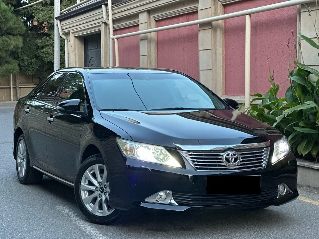 2014 Toyota Camry, 2.5L, 140000km - Image 10