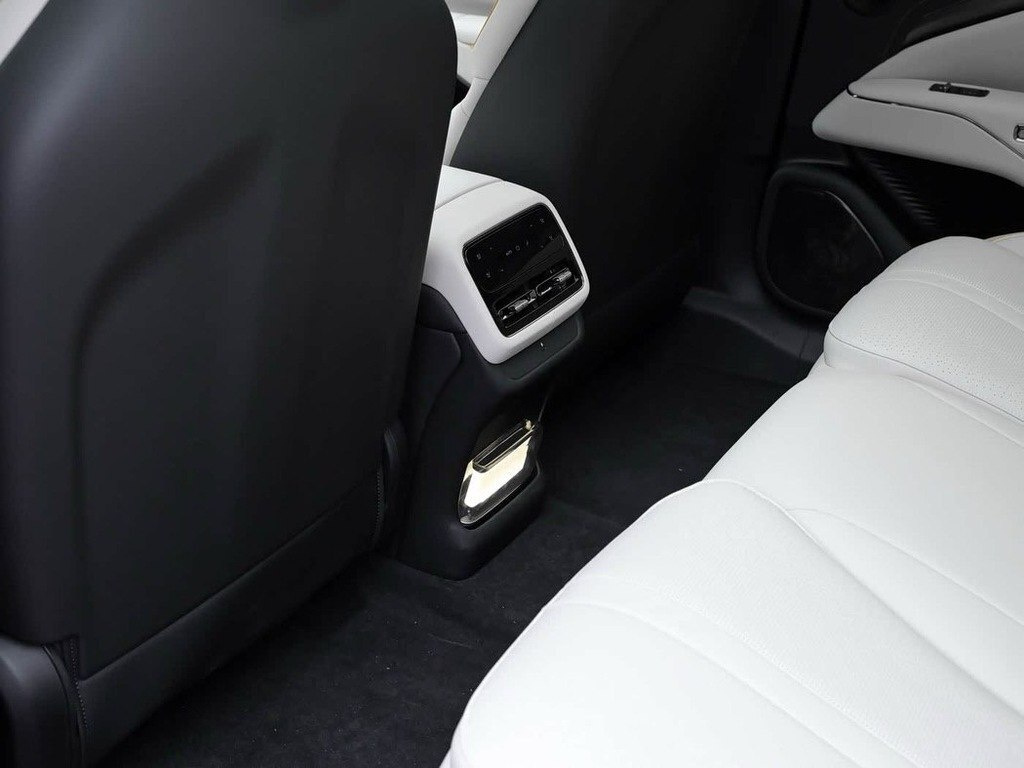 2026 Voyah Passion S, 0.0L, 0km - Image 7