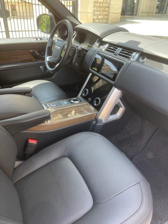2018 Land Rover Range Rover, 3.0L, 83000km - Image 11