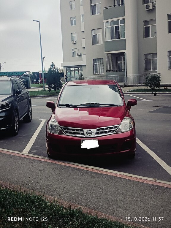 2011 Nissan Versa, 1.8L, 198000km - Image 1