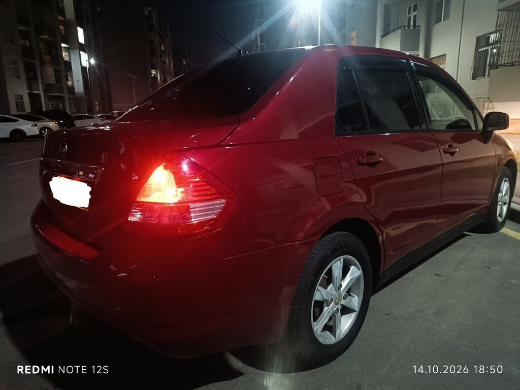 2011 Nissan Versa, 1.8L, 198000km - Image 5