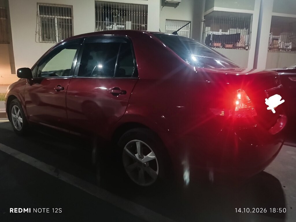 2011 Nissan Versa, 1.8L, 198000km - Image 6