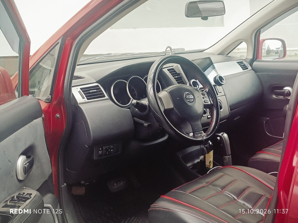 2011 Nissan Versa, 1.8L, 198000km - Image 10