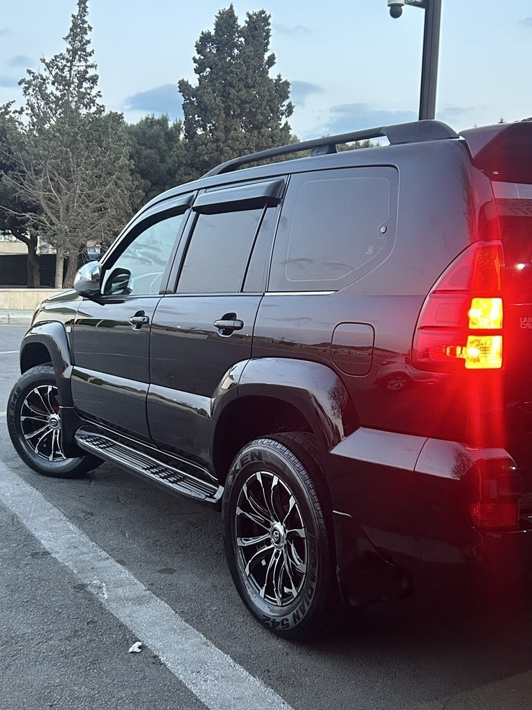 2006 Toyota Land Cruiser Prado, 2.7L, 283507km - Image 3