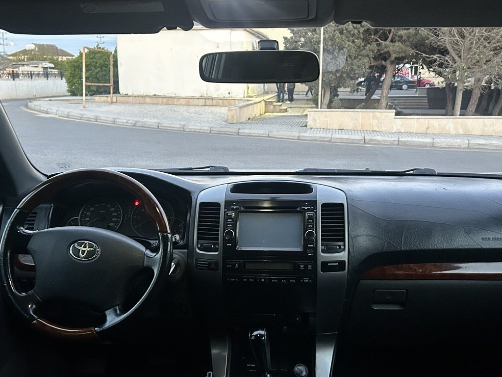 2006 Toyota Land Cruiser Prado, 2.7L, 283507km - Image 4