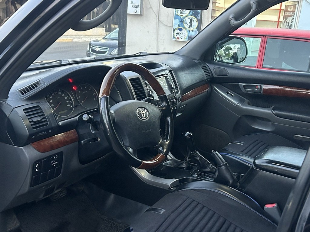 2006 Toyota Land Cruiser Prado, 2.7L, 283507km - Image 5