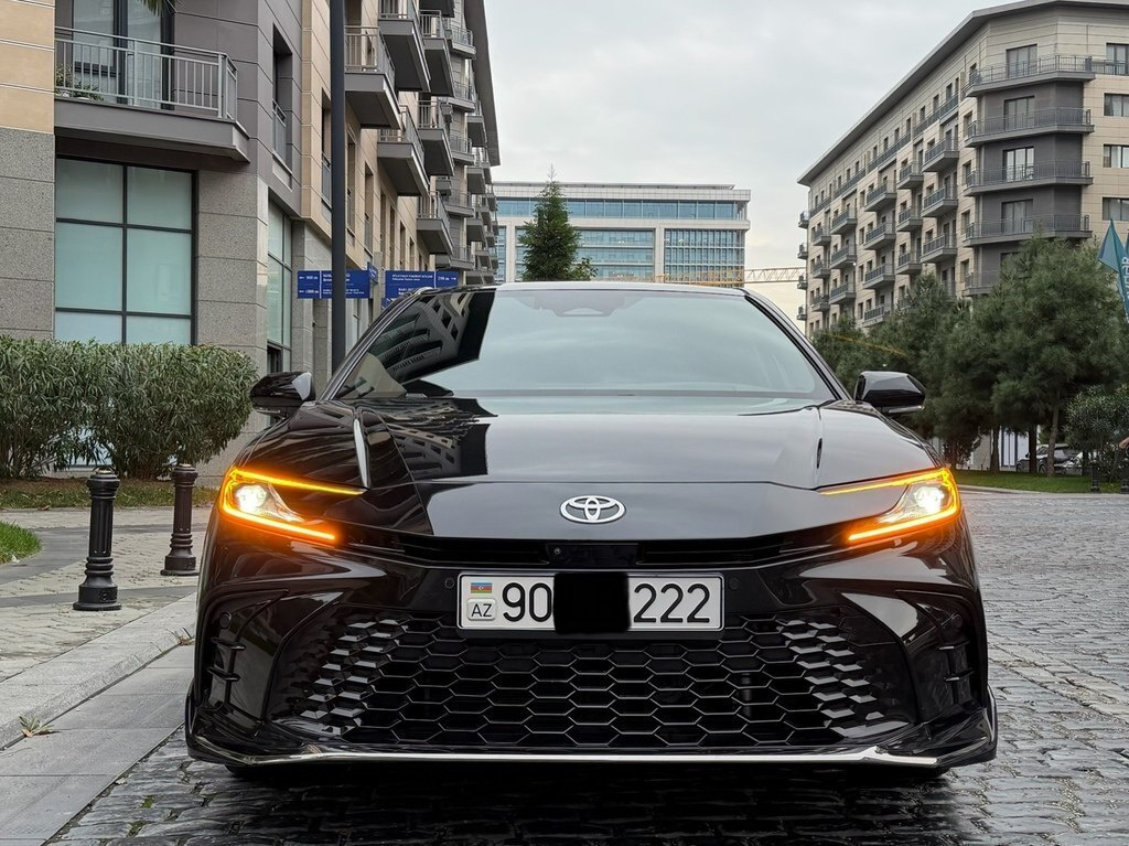 2025 Toyota Camry, 2.0L, 46000km - Image 1