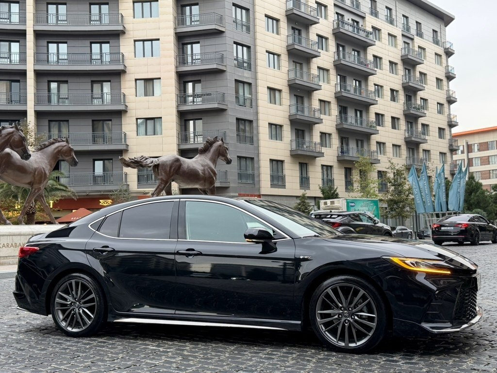 2025 Toyota Camry, 2.0L, 46000km - Image 11