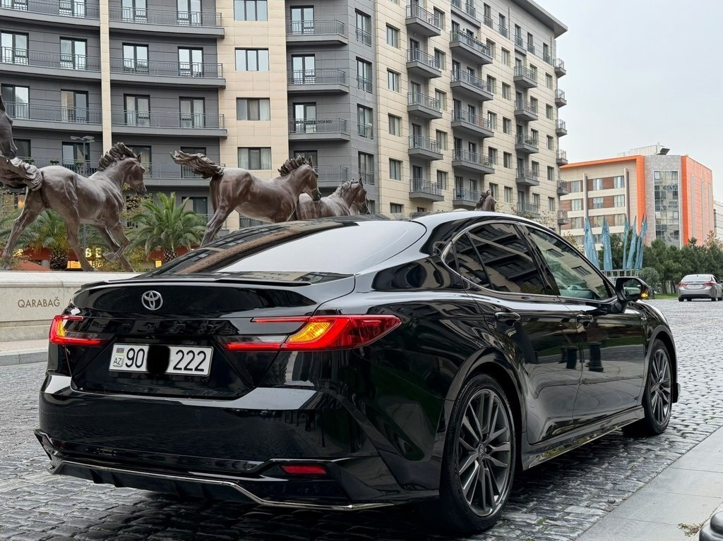 2025 Toyota Camry, 2.0L, 46000km - Image 5