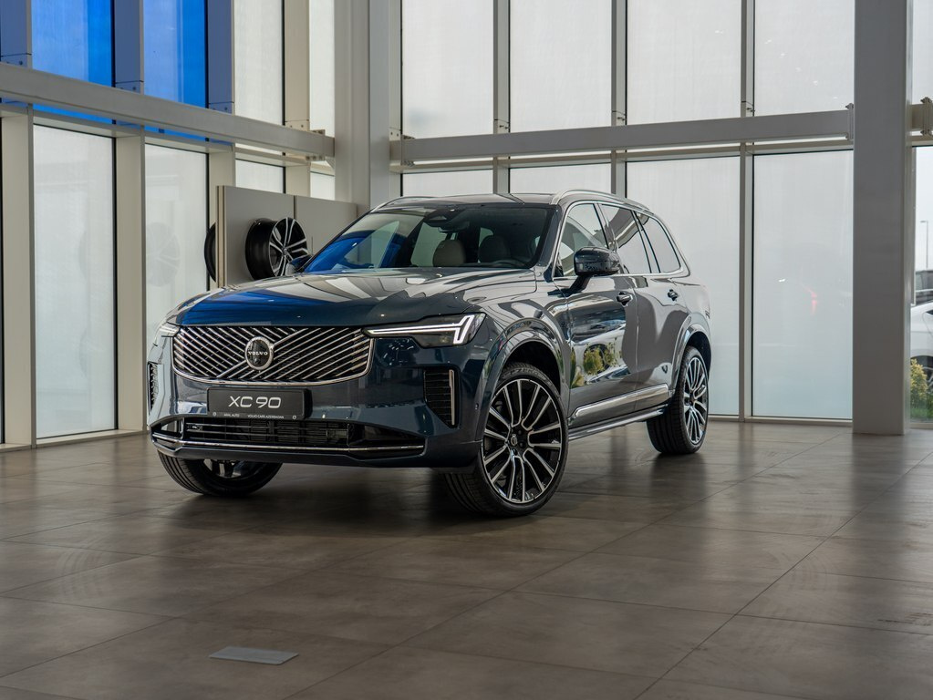 2026 Volvo XC90, 2.0L, 0km - Image 1