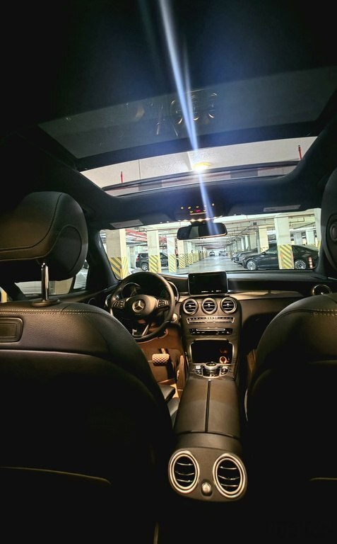 2018 Mercedes GLC 300, 2.0L, 144000km - Image 13