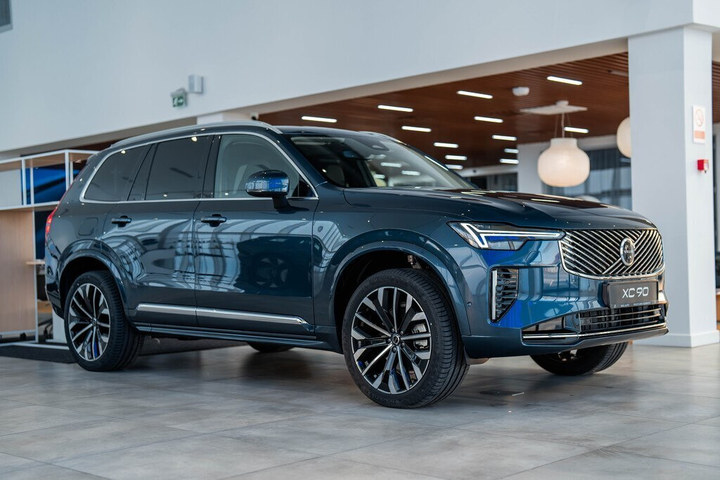2026 Volvo XC90, 2.0L, 0km - Image 1