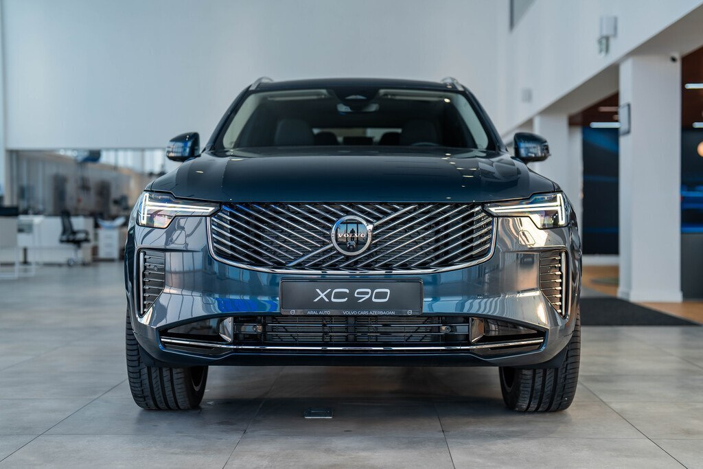 2026 Volvo XC90, 2.0L, 0km - Image 2