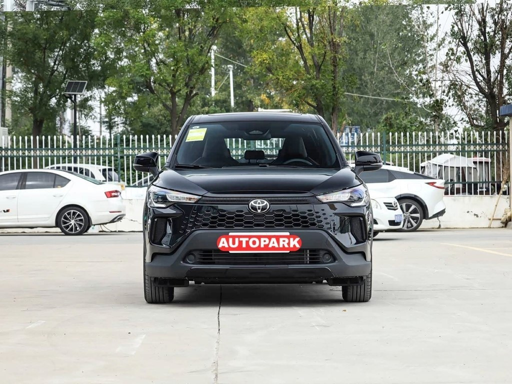 2026 Toyota Corolla Cross, 2.0L, 0km - Image 2