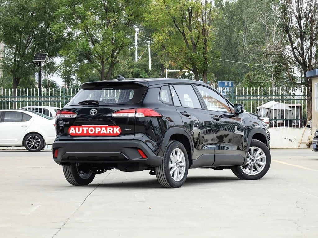 2026 Toyota Corolla Cross, 2.0L, 0km - Image 4