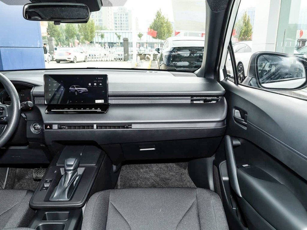 2026 Toyota Corolla Cross, 2.0L, 0km - Image 8