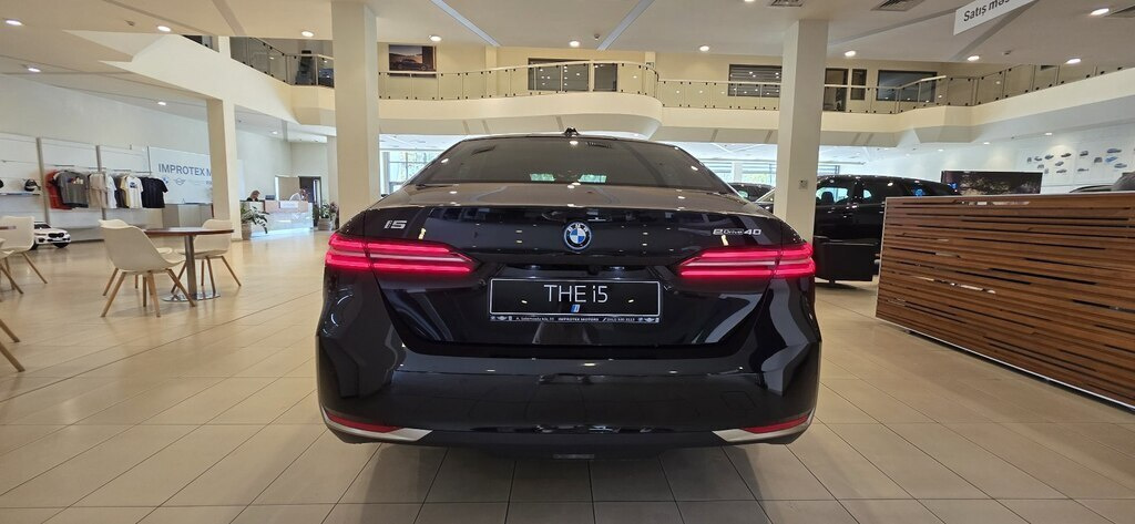 2024 BMW i5, 0.0L, 0km - Image 2